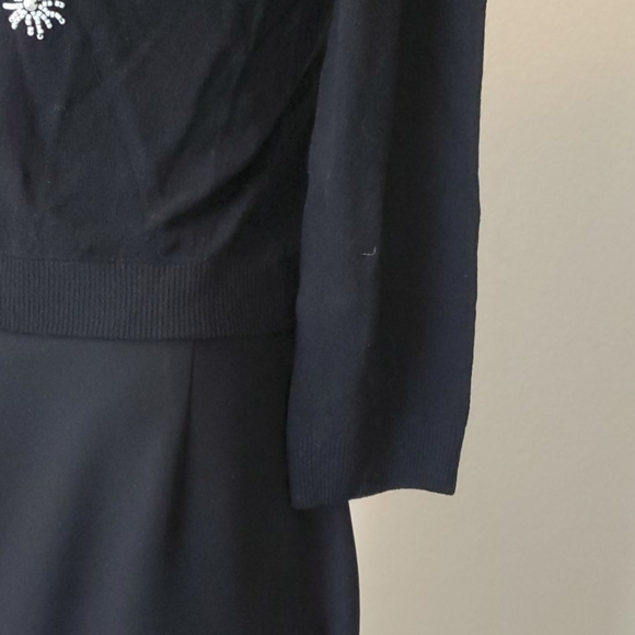 black-and-white woman's sweater - Picture 4 of 10